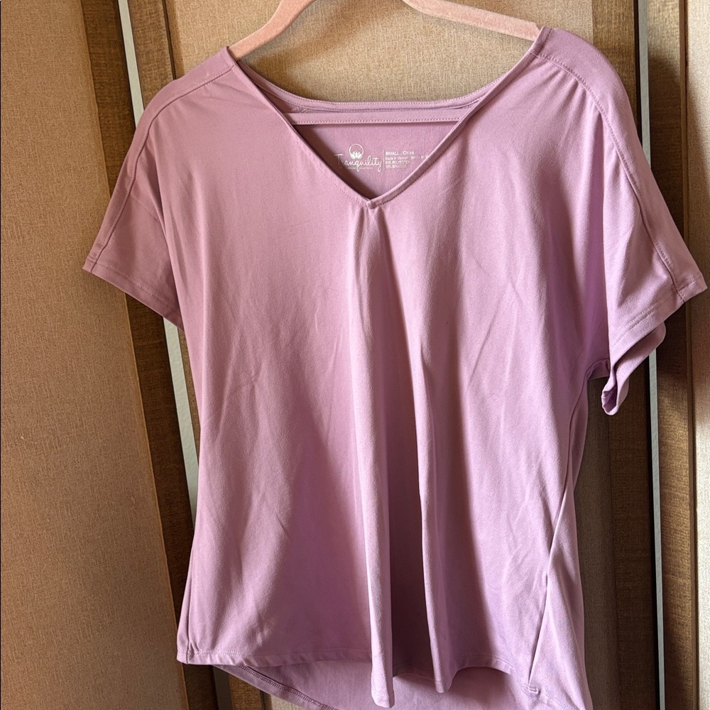FINAL MARKDOWN Tranquility by Colorado Clothing V-Neck Tee small